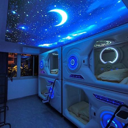 Air Hostel Capsules Airport Gavà Екстериор снимка